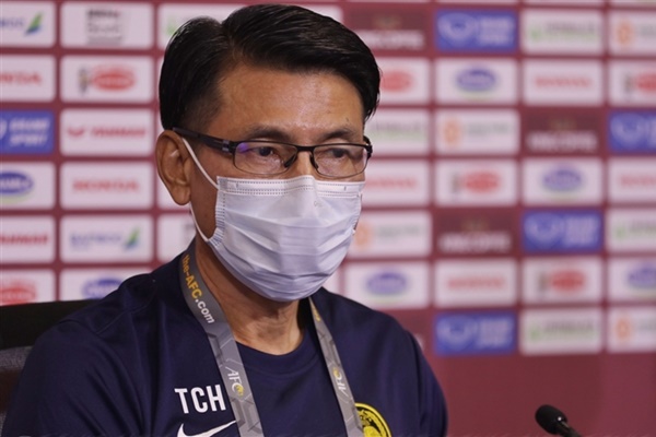 Hé lộ tình trạng HLV Malaysia sau khi nhận tin dữ, người nhà động viên cố gắng đấu ĐTVN-2