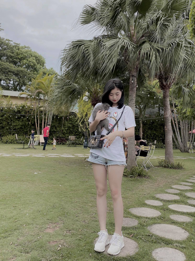 Em gái cầu thủ Văn Toàn ngày càng xinh đẹp, tiết lộ điều đặc biệt về anh trai-10