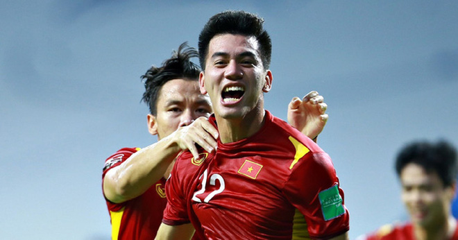 Ảnh: Tiến Linh vỡ òa cảm xúc sau cú đánh đầu cháy lưới Malaysia-4