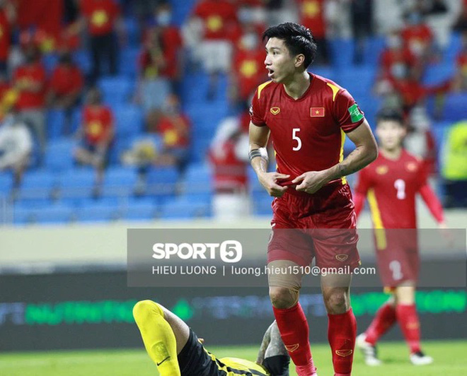 Văn Hậu có động thái ngay sau sai lầm trước ĐT Malaysia, chồng quốc dân quả nhiên không làm chúng ta thất vọng!-2