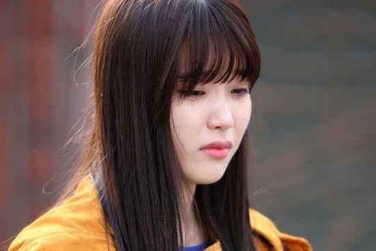 Bạn trai bị ốm, tôi tìm đến nhà thăm và choáng váng khi có 3 đứa trẻ chạy ra mở cổng