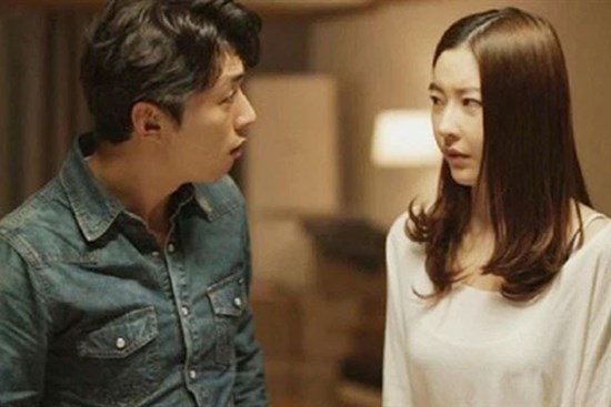 Chồng suốt ngày cằn nhằn, cáu gắt vợ nhưng đến khi xem đoạn camera ghi lại vài cảnh tượng mà anh ta xấu hổ vô cùng