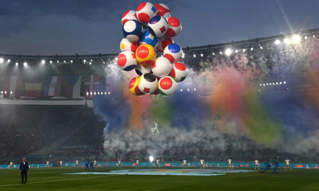 Mãn nhãn với lễ khai mạc Euro 2021: Bữa tiệc màu sắc đầy ấn tượng mang nhiều thông điệp ý nghĩa-5