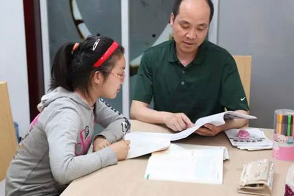 Phép tính 8-3+3= 8 bị cô giáo chấm sai kèm lời phê Chưa hiểu bài, xem mãi vẫn không hiểu sai chỗ nào: Đáp án đúng gây ngỡ ngàng-2