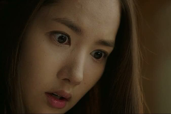 Khi chồng tôi quỳ xuống để trao nhẫn trong đám cưới, một thứ gì đó rơi ra khỏi túi quần anh ấy, tôi quyết ly hôn khi vẫn đang mặc váy cưới-3