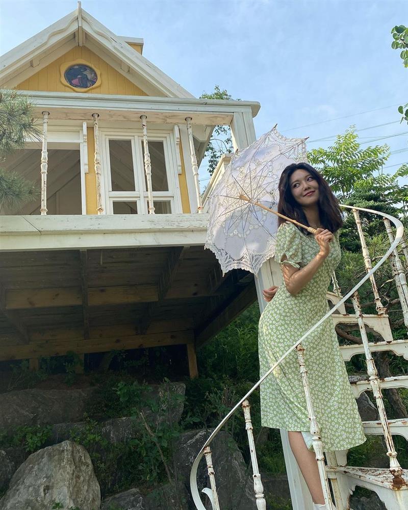 Mỹ nhân SNSD diện váy đẹp mê theo style Pháp, hội chị em 30+ lại có thêm nhiều ý tưởng mặc đẹp-7