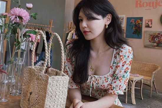 Mỹ nhân SNSD diện váy đẹp mê theo style Pháp, hội chị em 30+ lại có thêm nhiều ý tưởng mặc đẹp