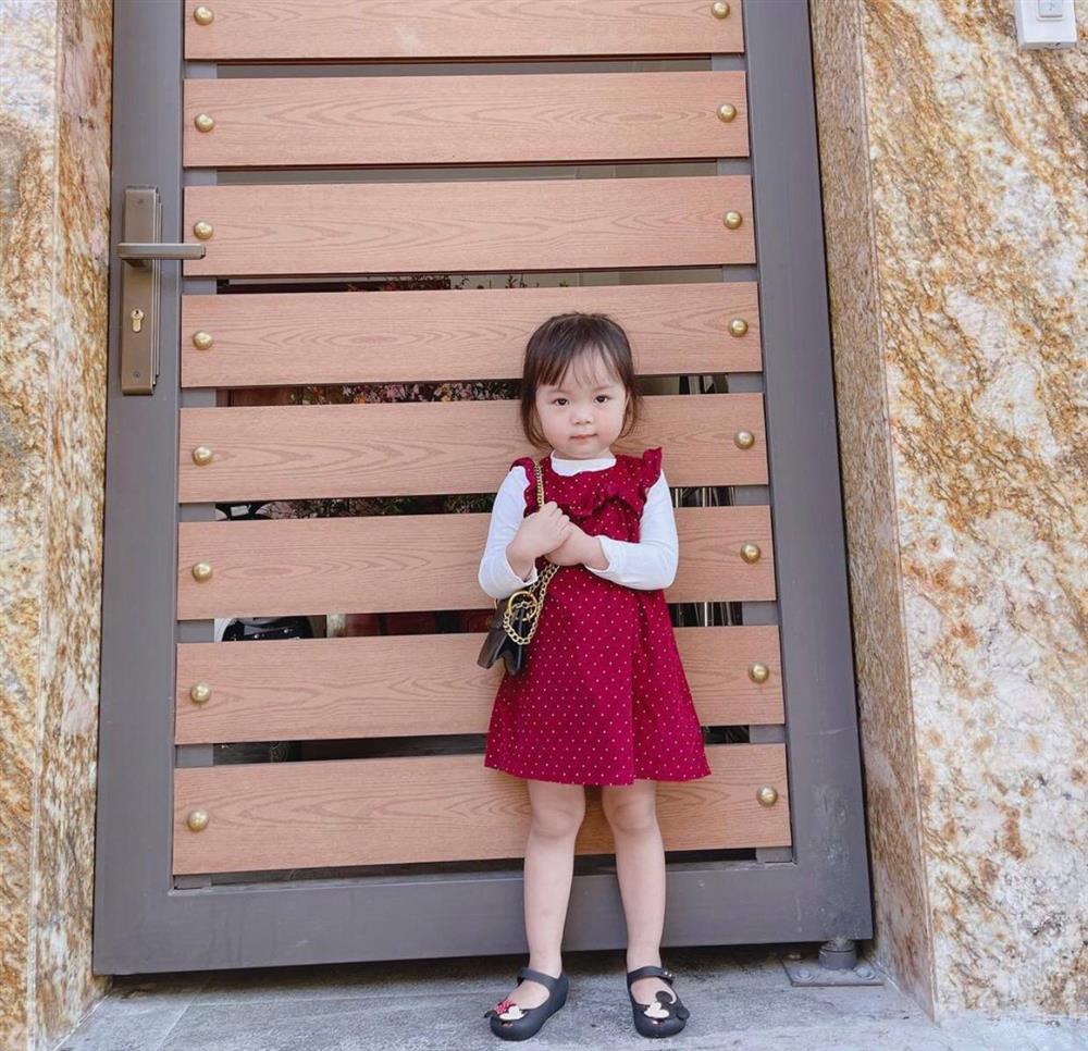 Bất ngờ với ngoại hình hiện tại của con gái Quế Ngọc Hải: Lớn bổng, xinh xắn, dân tình đoán sớm muộn cũng thành hot girl thôi-9