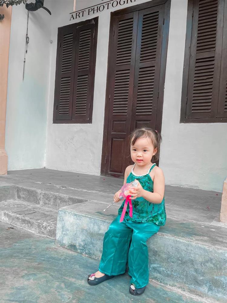 Bất ngờ với ngoại hình hiện tại của con gái Quế Ngọc Hải: Lớn bổng, xinh xắn, dân tình đoán sớm muộn cũng thành hot girl thôi-14