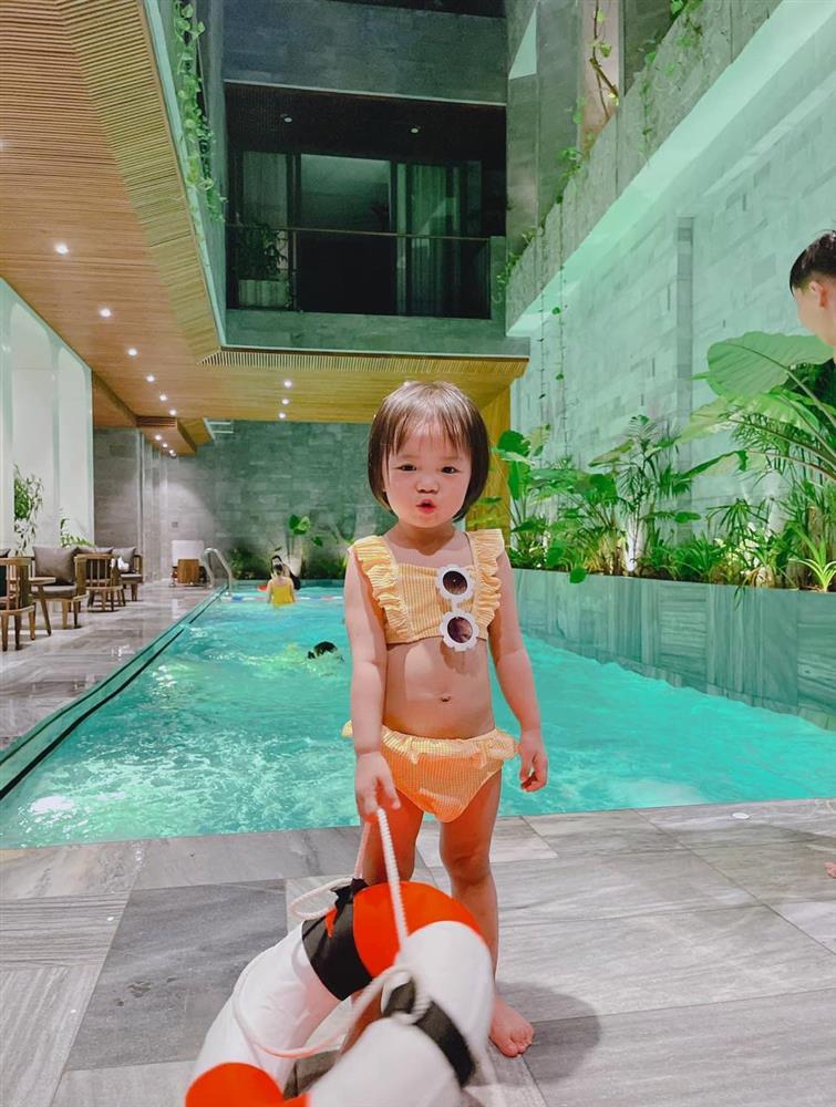 Bất ngờ với ngoại hình hiện tại của con gái Quế Ngọc Hải: Lớn bổng, xinh xắn, dân tình đoán sớm muộn cũng thành hot girl thôi-17