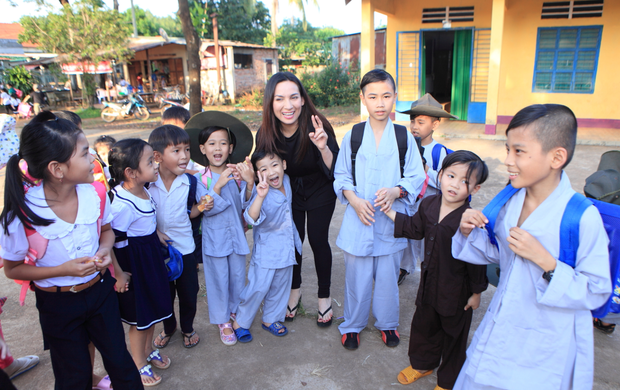 3 năm trước Phi Nhung từng nghẹn ngào hé lộ lý do không lấy chồng đến tận bây giờ, tất cả có liên quan đến con nuôi?-1