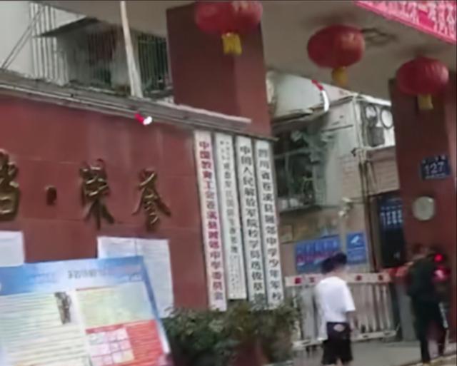 Con trai 14 tuổi tự tử, bố đau đớn tiết lộ cuộc gọi cuối và nguyên nhân khiến con chết tức tưởi, thái độ của hung thủ gây bức xúc-2