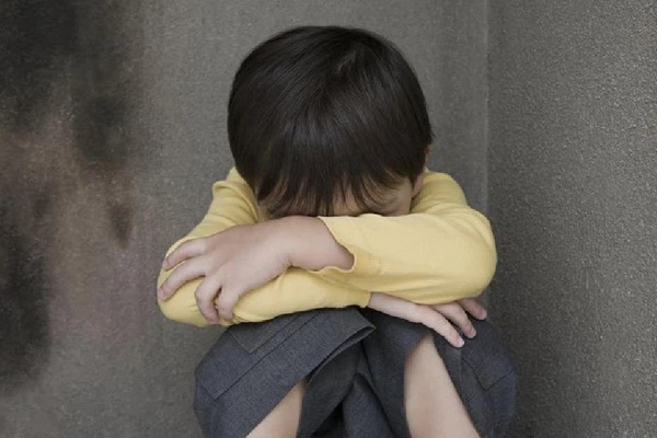 Con gái tự tử vừa được cứu thì bị bố lao vào tát: Nhân danh tình yêu, bao nhiêu bố mẹ đã hủy hoại con mình theo cách khủng khiếp này?-3