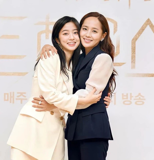 Tưởng đã đẹp bất bại nhưng vẫn có 1 thứ khiến visual đỉnh cao của Eugene bị dìm lên dìm xuống-2