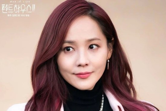 Tưởng đã đẹp bất bại nhưng vẫn có 1 thứ khiến visual đỉnh cao của Eugene bị dìm lên dìm xuống