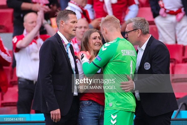 Quy trình cấp cứu chuyên nghiệp giúp Eriksen chiến thắng tử thần-5