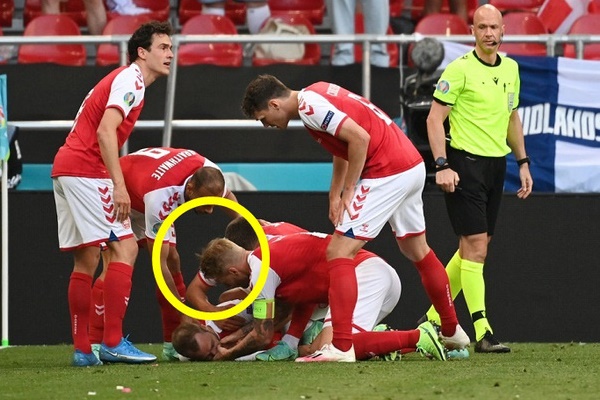 HLV tuyển Đan Mạch khóc trong họp báo, ngưỡng mộ ý chí phi thường của học trò: Không từ ngữ nào tôn vinh hết sự dũng cảm của họ-6