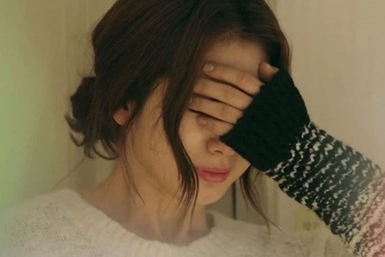 Ly hôn, tôi đưa con cho chồng cũ nuôi, qua 3 năm cầm 2 tỷ đến đón bé nhưng câu hỏi của con lại khiến tôi tê tái