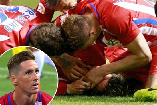 Tại sao việc đầu tiên các đồng đội của Christian Eriksen làm là ngăn không cho anh nuốt lưỡi? Nuốt lưỡi trong bóng đá nguy hiểm thế nào?