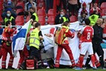 Sự cố Eriksen: Nước mắt Euro gợi nhớ ký ức kinh hoàng về những lần cầu thủ Việt suýt nuốt lưỡi, chạm cửa tử ngay trên sân cỏ V-League-3