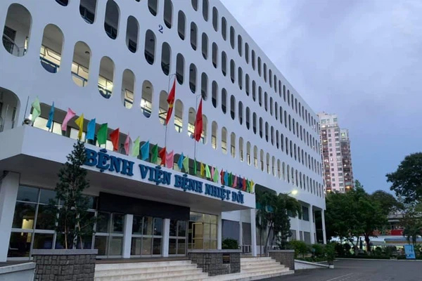 53 nhân viên BV Bệnh Nhiệt đới TP.HCM dương tính SARS-CoV-2, đa phần không có triệu chứng-1