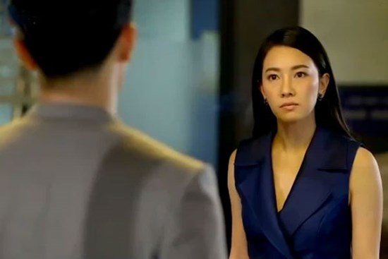 Sau đêm cuồng nhiệt bên tình cũ, chồng hăm hở về nhà ly hôn vợ, nhưng vừa nhìn vết máu khô trên trán cô, anh lặng người ân hận