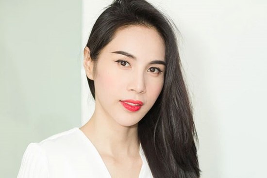 Lộ thông tin cho thấy Thủy Tiên cố tình thay đổi tên chủ đầu tư trên biển xây dựng biệt thự ở quận 7?
