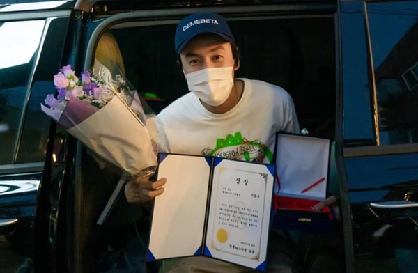 Lee Kwang Soo trong mắt NSX Running Man trước giờ chia tay: Cậu ấy không phải là đồ ngốc-4