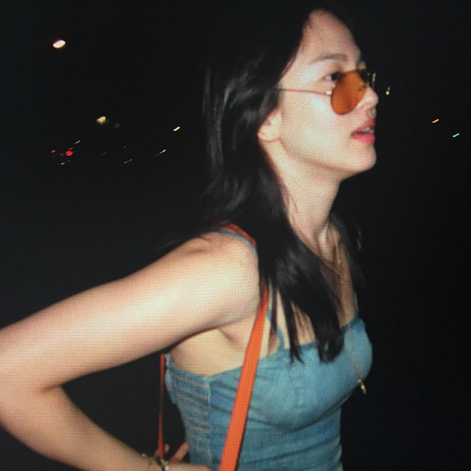 Bây giờ thử đặt Song Hye Kyo và Son Ye Jin lên bàn cân: Diện đồ 2 dây e ấp vòng 1 tới ná thở, ai mới ngồi mâm trên?-10