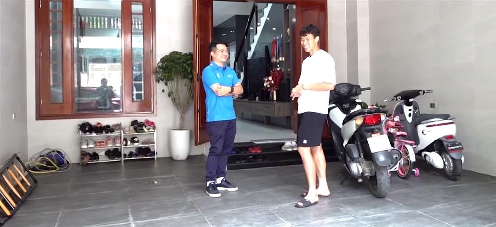 Hé lộ nhà mới đã hoàn thiện của Quế Ngọc Hải tại Vinh: Nội thất sang-xịn-mịn đều do bà xã chọn, riêng phòng xông hơi đã 200 triệu!-5