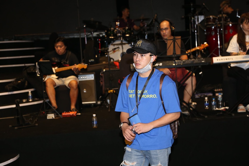 Quản lý giữ hết cát-xê của Hồ Văn Cường là hiếm có ở showbiz-2