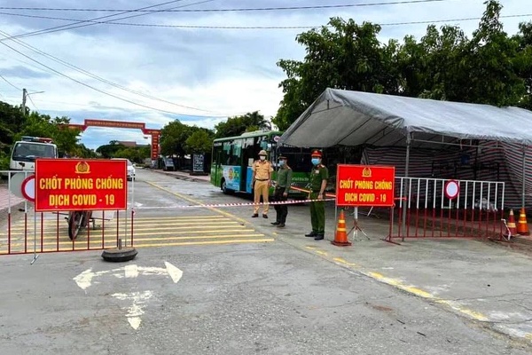 Hà Tĩnh phát hiện thêm 5 ca nhiễm Covid-19, 3 người từng đi tắm biển-2