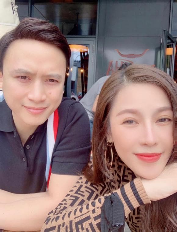 Quế Vân dọn về biệt thự mới khang trang trước khi sinh con thứ 3-6