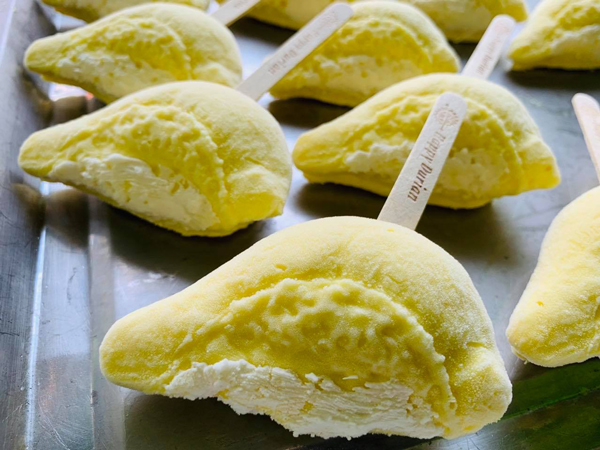 Loại kem lạ” giá hơn 40.000 đồng/hộp, cứ có đến đâu bán hết đến đó-3