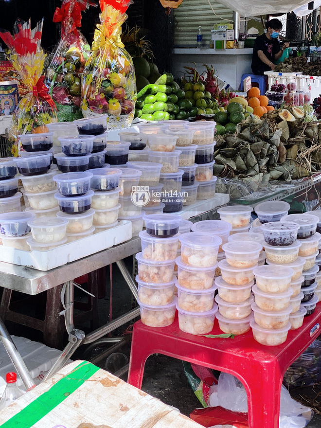 Hôm nay Tết Đoan Ngọ cả Sài Gòn đi chợ sớm: Cơm rượu - bánh tro chiếm hết spotlight-3