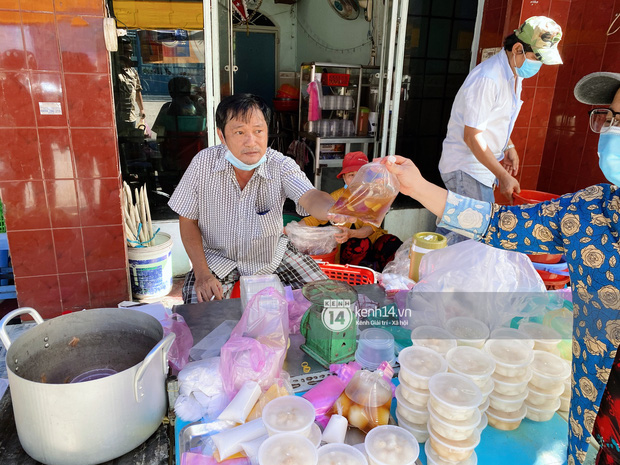 Hôm nay Tết Đoan Ngọ cả Sài Gòn đi chợ sớm: Cơm rượu - bánh tro chiếm hết spotlight-4