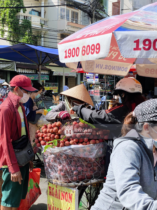Hôm nay Tết Đoan Ngọ cả Sài Gòn đi chợ sớm: Cơm rượu - bánh tro chiếm hết spotlight-6