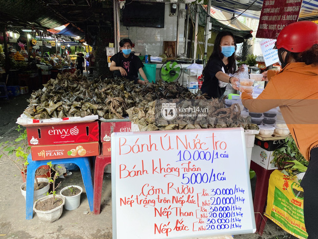 Hôm nay Tết Đoan Ngọ cả Sài Gòn đi chợ sớm: Cơm rượu - bánh tro chiếm hết spotlight-15