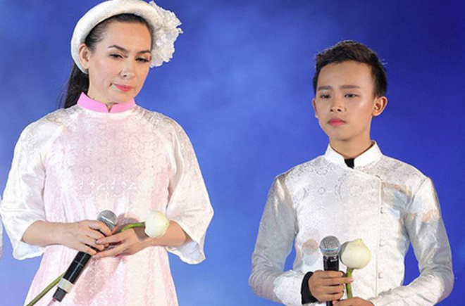 Hồ Văn Cường có gì trong tay sau 5 năm làm con nuôi, thường xuyên đi diễn cùng Phi Nhung?-3