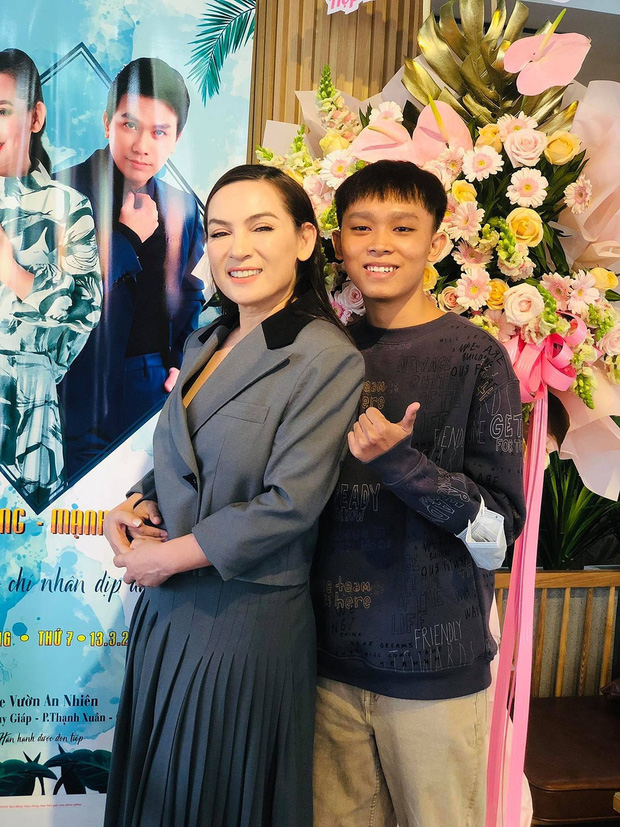 Phi Nhung nói cát-xê Hồ Văn Cường chỉ hơn 1 tỷ đồng, netizen làm toán chất vấn: Doanh thu khủng từ YouTube thì sao?-5