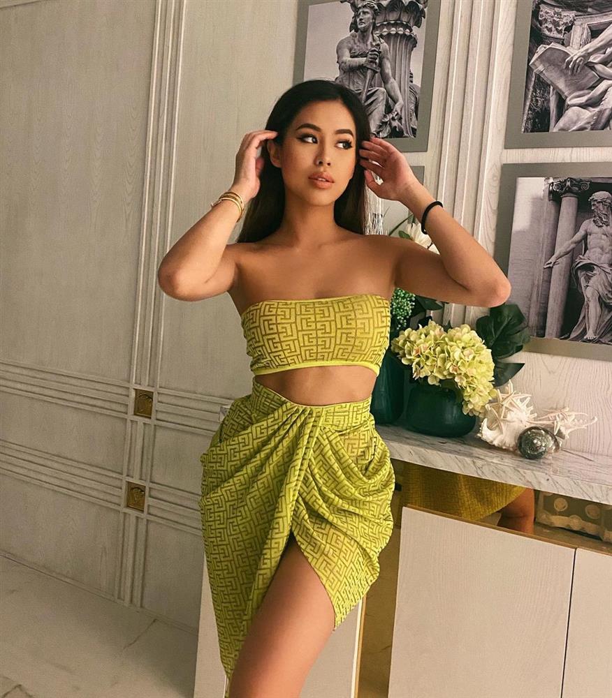 Đẳng cấp thời trang của em chồng Hà Tăng: Diện loạt váy áo cắt xẻ táo bạo đến màu mè rối mắt mà vẫn sang vô cùng-4