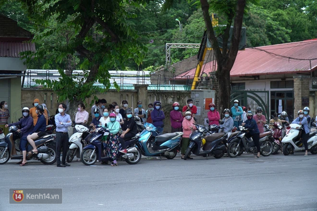 8.000 thí sinh thi vào các trường chuyên hot nhất Hà Nội: Đề siêu hay và khó-10