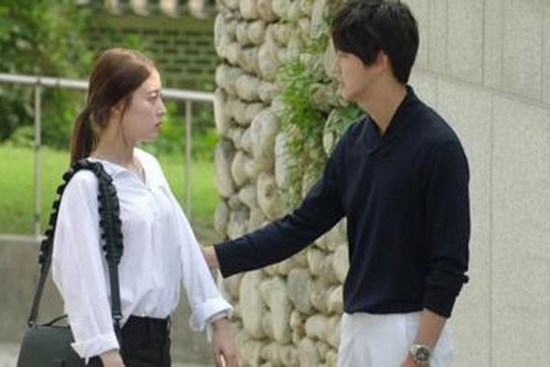 Vào viện chăm sóc chị gái, tôi bất ngờ phát hiện ra bí mật đáng sợ mà anh rể giấu giếm bấy lâu nay