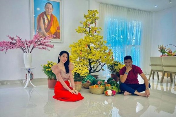 Cho vợ 40 tỷ tiêu vặt, Công Vinh hé lộ mức lương cầu thủ bất ngờ hồi mới vào nghề, Thuỷ Tiên vào khoe luôn vì kiếm gấp 5 lần-5