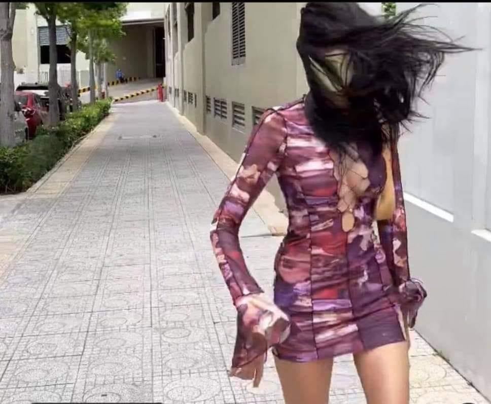 Hoàng Thùy diện áo dây dợ chằng chịt, gây tranh cãi vì 1 chi tiết mà cô ngầm phủ nhận là hàng fake-1