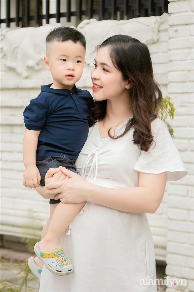 Chị Kính Hồng vác bụng bầu 8 tháng vẫn xinh xỉu, mách mẹ bầu cách ăn uống vào con để mẹ không béo-6