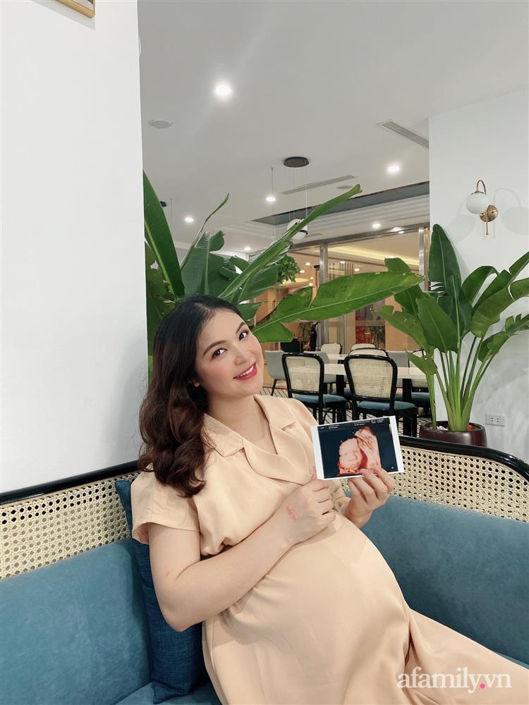 Chị Kính Hồng vác bụng bầu 8 tháng vẫn xinh xỉu, mách mẹ bầu cách ăn uống vào con để mẹ không béo-10