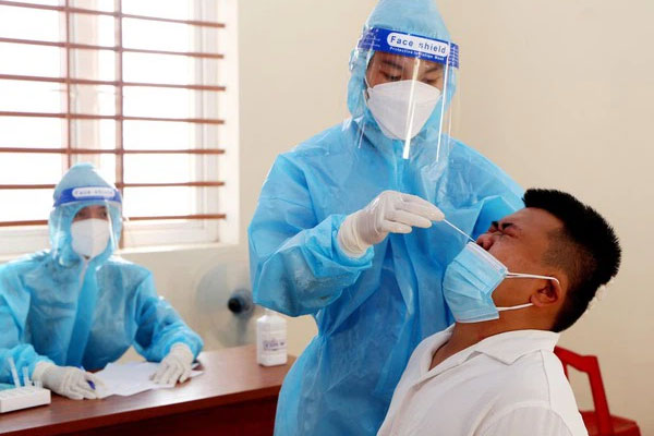 Hà Nội: Thêm một nhân viên Bệnh viện đa khoa Đức Giang dương tính SARS-CoV-2-2