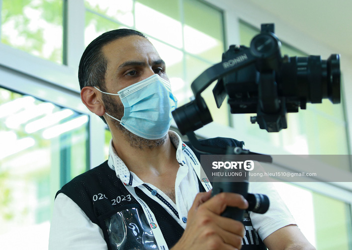 HLV Park Hang-seo đuổi người quay phim vì sợ lộ thông tin ở phòng họp báo-3