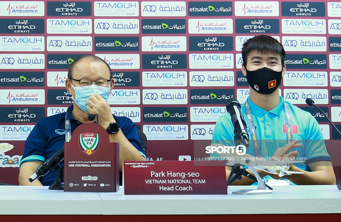 HLV Park Hang-seo đuổi người quay phim vì sợ lộ thông tin ở phòng họp báo-9